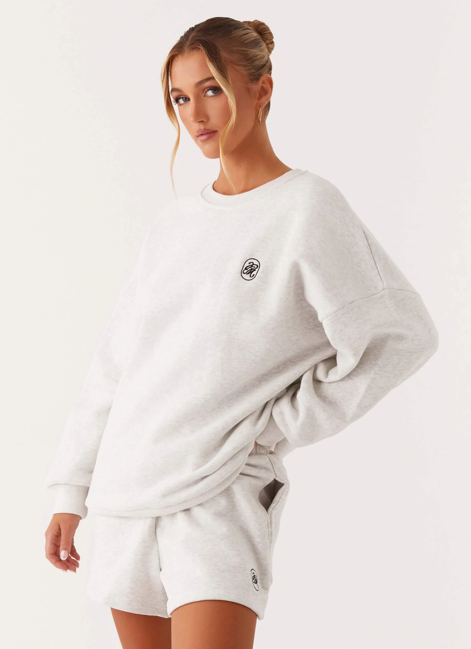 Signature Oversized Sweatshirt - Grey - Image 4